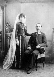 Brudebilde. Berthe og Tore Jordamoen