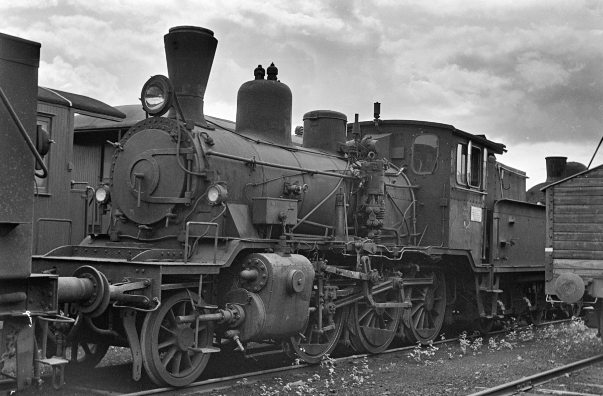 Damplokomotiv type 21c nr. 374, hensatt i Lodalen. i Oslo.