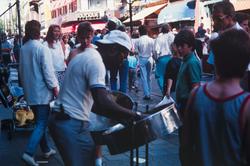 Gatemusikant på Karl Johan.