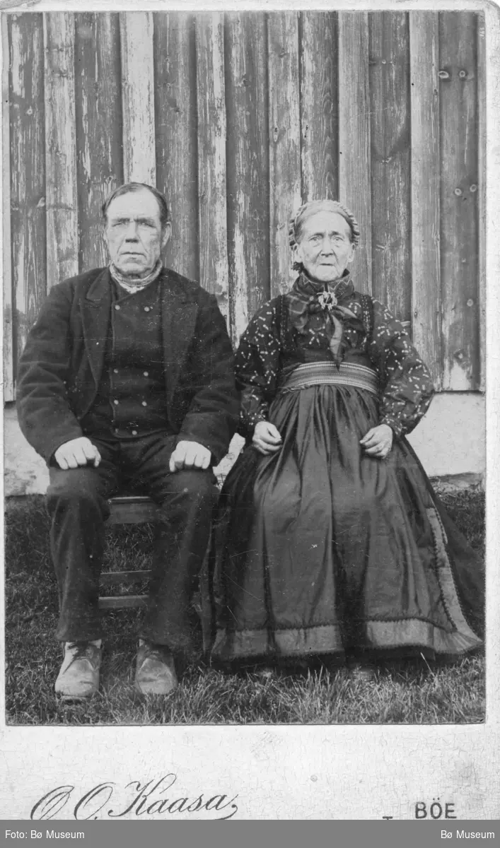 Portrett av ekteparet Halvor og Mari Rønningen