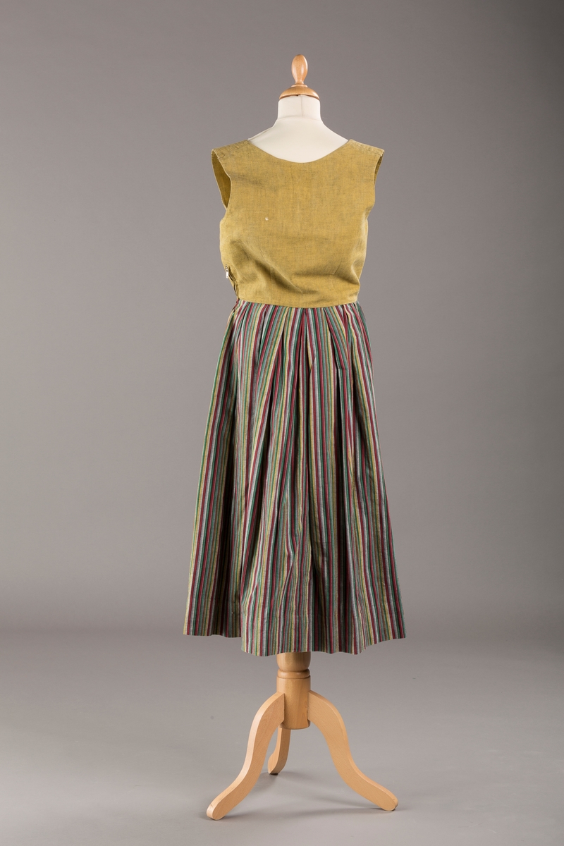 Striper i renningen i skjørtet