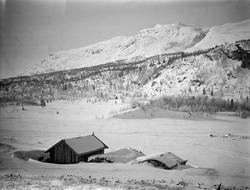 Båthus nede ved Fagerlivatnet, Nord-Fron. Vinterbilde.