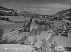 135818 Sør-Fron kirke Widerøe