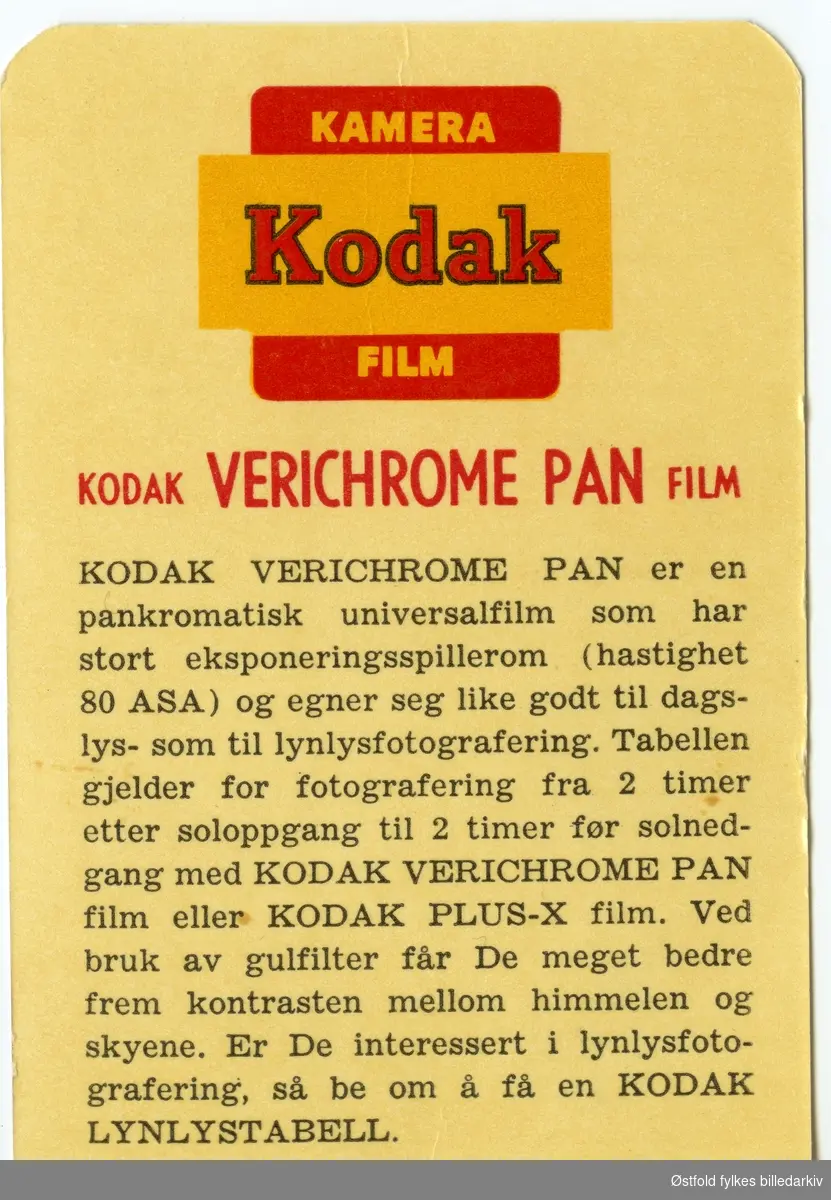 Eksponeringstabell for fotografering. Tosidig tynn papp. 
Kodak Verichrome Pan Film ble lansert året 1956. Tabellen er for sommer (mai til september)