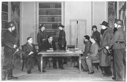 Skuespillere på teaterscene.