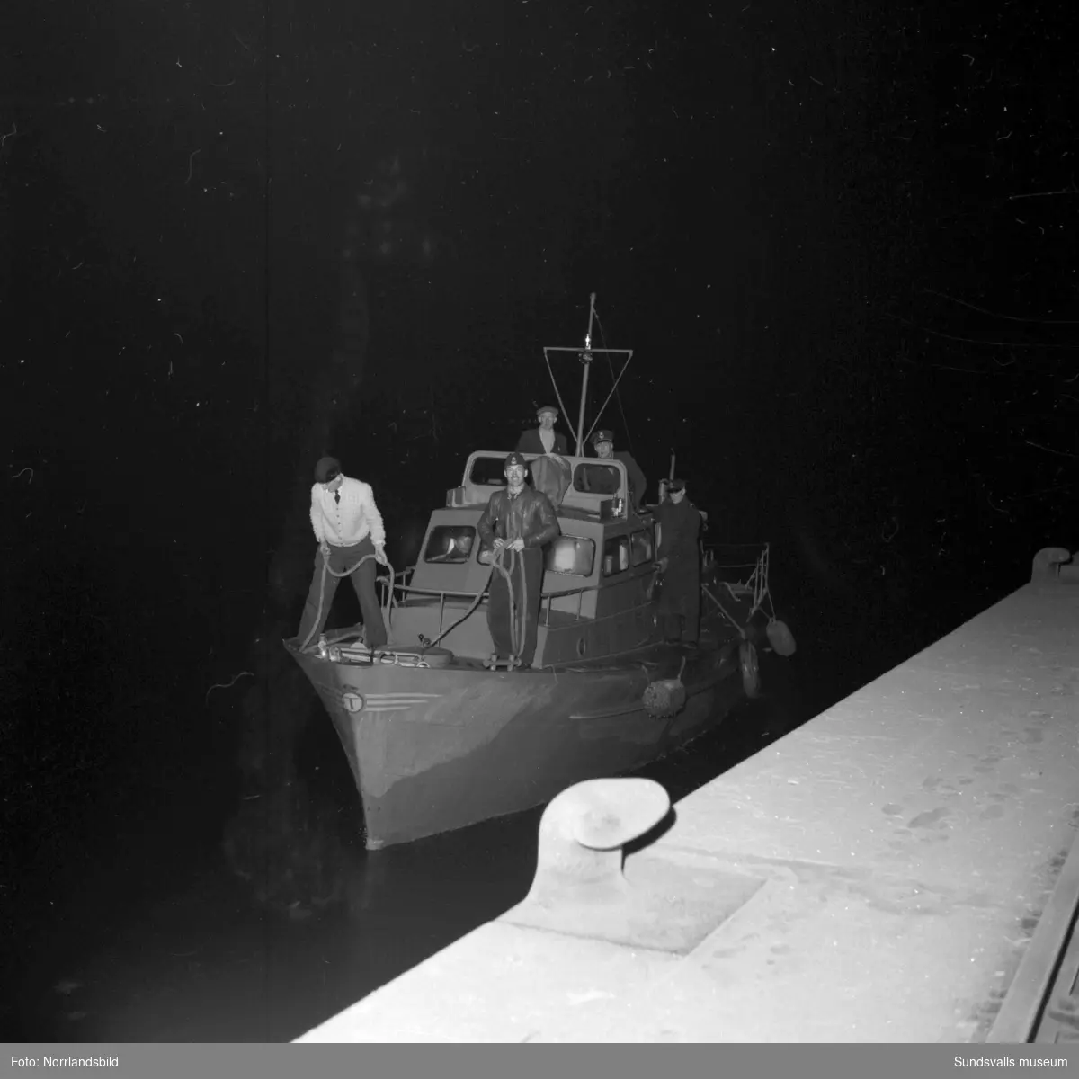 Sundsvalls tullare har gjort ett tillslag mot en mindre båt i hamnen och beslagtagit 41000 smuggelcigaretter.