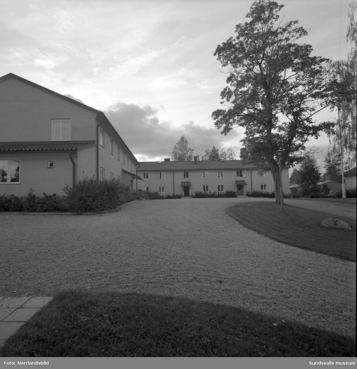 Lantmannaskolan i Hussborg, Ljungaverk, samt Hussborgs herrgård.