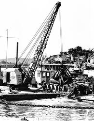 Mudring i Pæddekummen, Sannesund i Sarpsborg 1968. På krana 