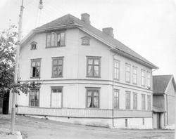 Repro: Bygård i Lillehammer, Kirkegata 55.