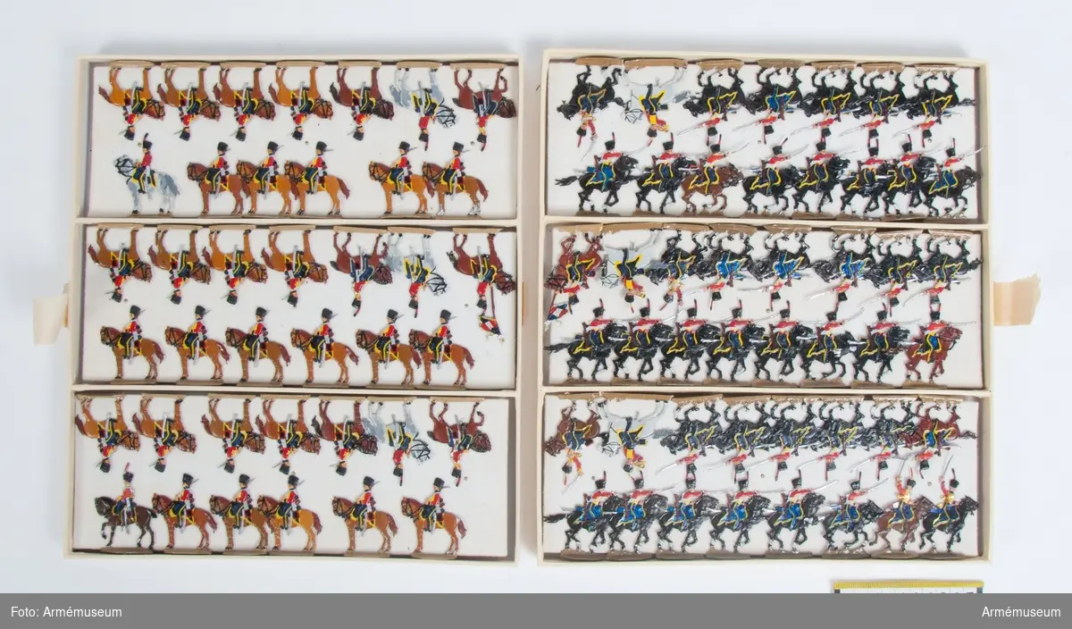 Kavalleri från Frankrike från Napoleonkrigen.
Två lådor med figurer.
Fabriksmålade.