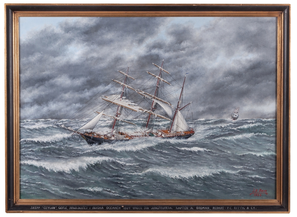 Fartygsmålning, oljemålning, föreställande barkskeppet "Ceylon". Signerad nedtill till höger: "J.G. Berg 1944".
På baksidan en målad text av konstnären som berättar om fartygets historia. Se foto.