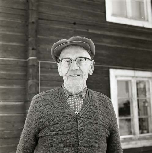 Färila-gubbe som berättar om Lassekrog juni 1962. - Hälsinglands Museum ...