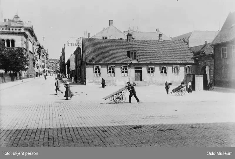 Christiania Torv mot Øvre Slottsgate.