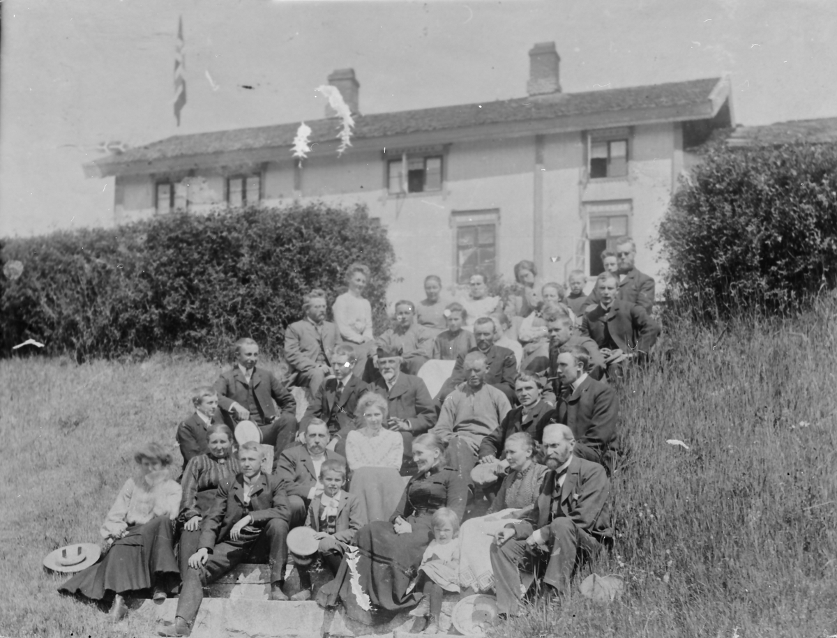 Sølvbryllupet på Hanestad gård i 1904. 