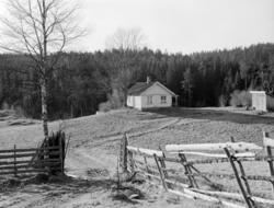 Østmarka: Mariholtet gård. November 1953