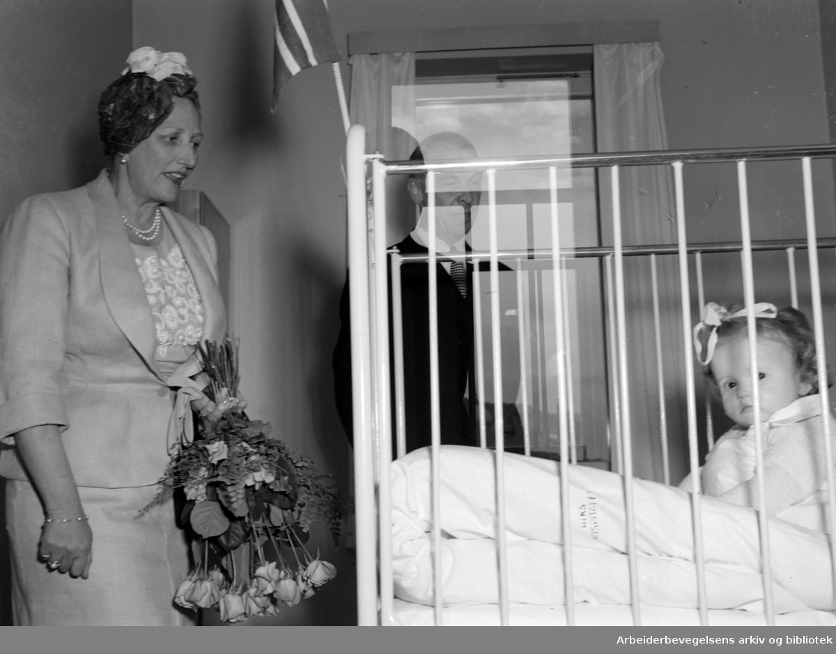 Rikshospitalets barneklinikk åpnes. Kronprinsesse Märtha..Mai 1950