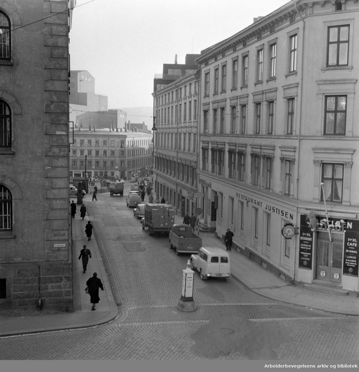 Pløens gate. Desember 1957