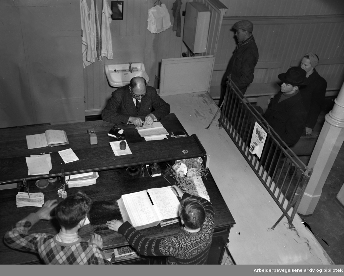 Pantelåneren. Kristiania Folkebanks låneinnretning. Februar 1950