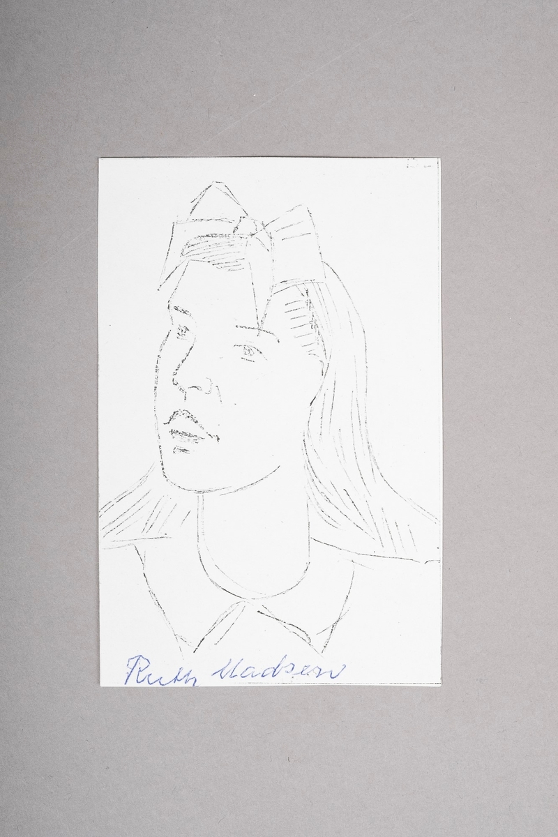 Kopi av portrett-tegning av Ruth Madsen. Portrettet (originalen) er tegnet med blyant eller penn, og er i svart-hvitt.