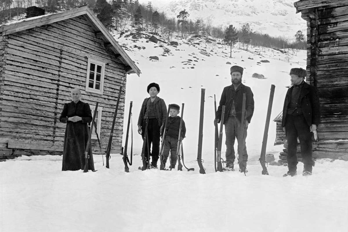 Familiebilde Fra Eiendommen Solvågli I Øvre Junkerdal I Saltdal Kommune