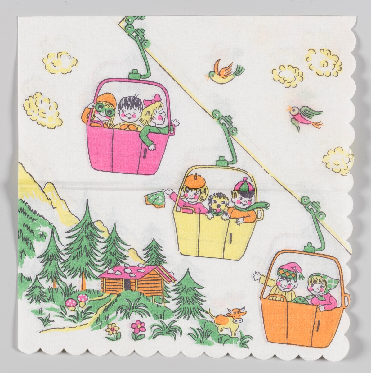 En gondolbane med tre gondoler med smilende barn. Fjell med et laftet hus, grantrær og blomster. Hvite skyer og fugler.