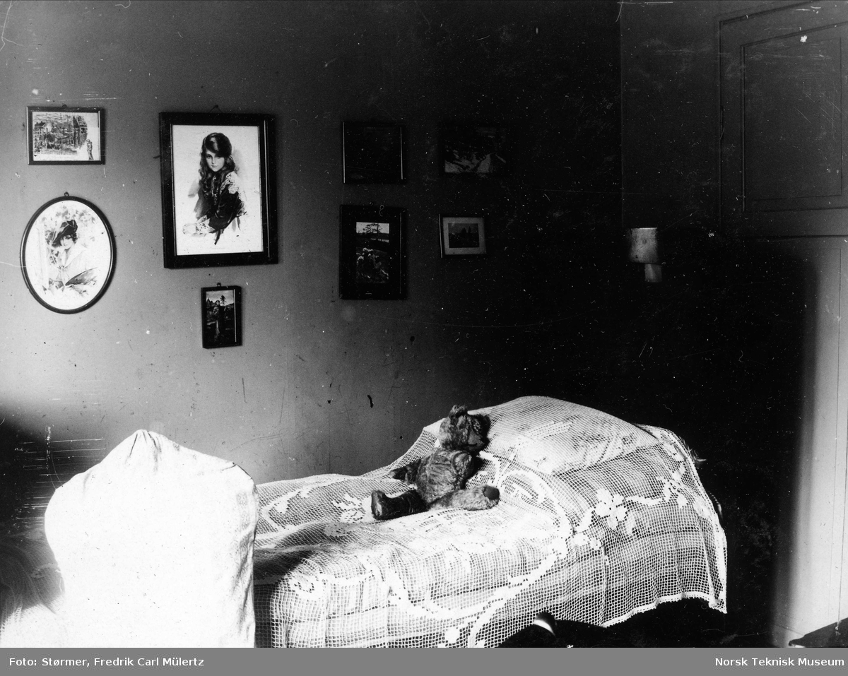 Interiør fra Carl Størmers hjem, Huk Aveny 33, 20. oktober 1929: Datteren Jegsens rom