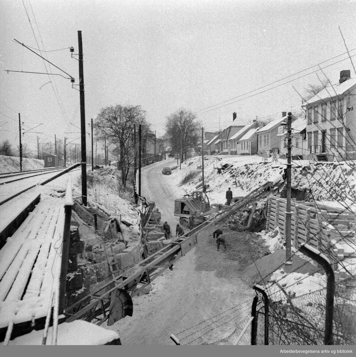 Enebakkveien utvides ved Vålerenga. Januar 1961