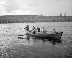 Båtutferd fra Stenbekkoia i Femundselva våren 1986, da styre