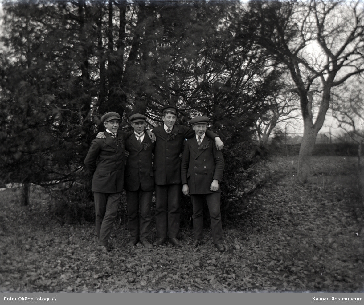 Fyra elever vid en folkhögskola 1914.