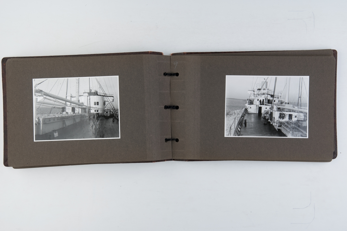 Album med fotografier av "British Columbia Express" på beddingen og fra sjøsettingen 1936.