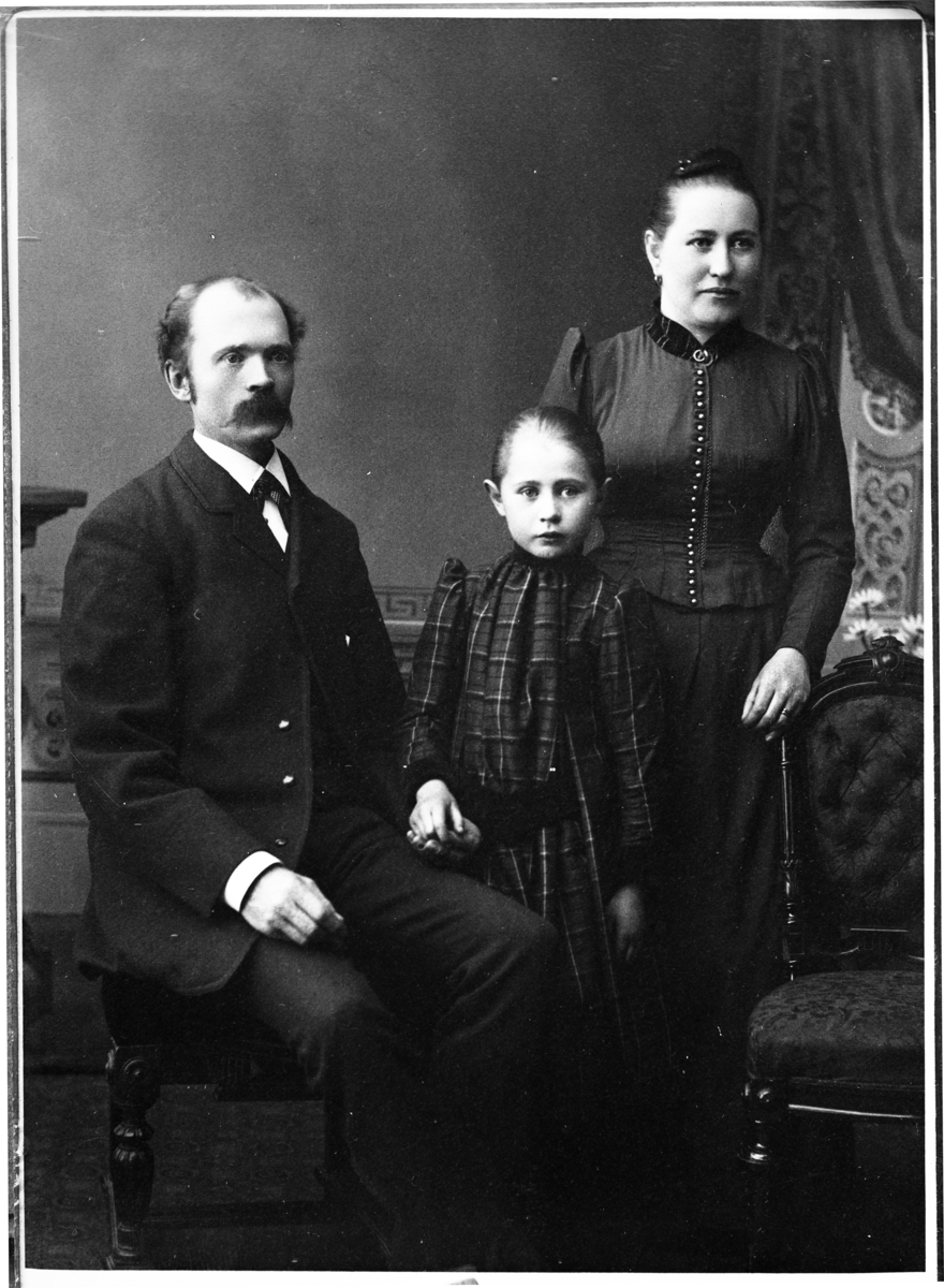 Typograf Lüster, med fru och dotter.