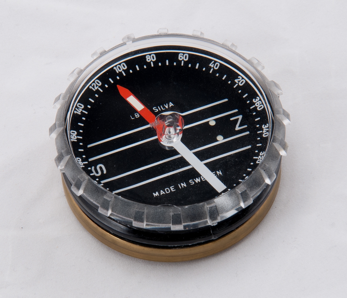 Kompass, vätskefylld, märkt LB 33 SILVA, Made in Sweden