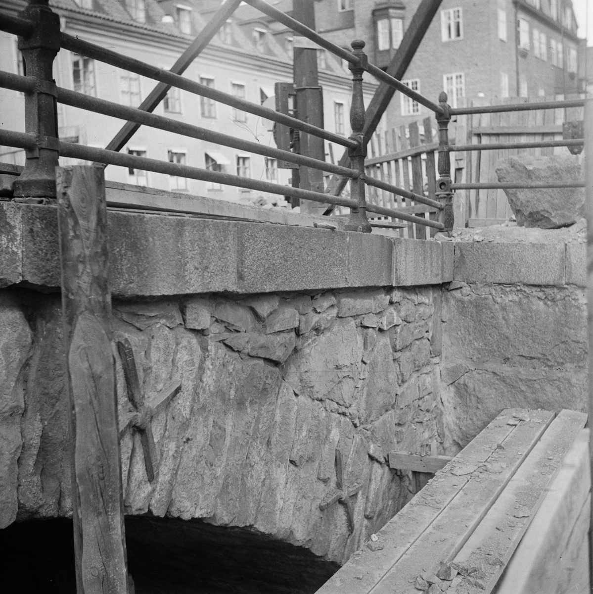 Svenska stenbeläggningar, Dombron, Uppsala, oktober 1947