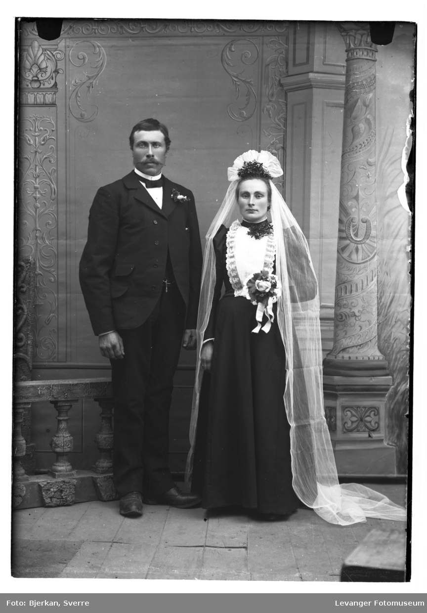 Portrett av brudepar, Hans Balgård med kone Berit Manta
