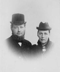 Leirfjord, Kvitting. Joh. Bergh (1850-1894) og Ellen Tomine 