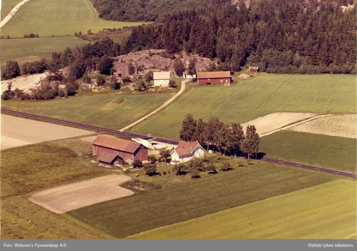 Gamle Sanne, Solli, Tune, flyfoto 19. juni 1960.