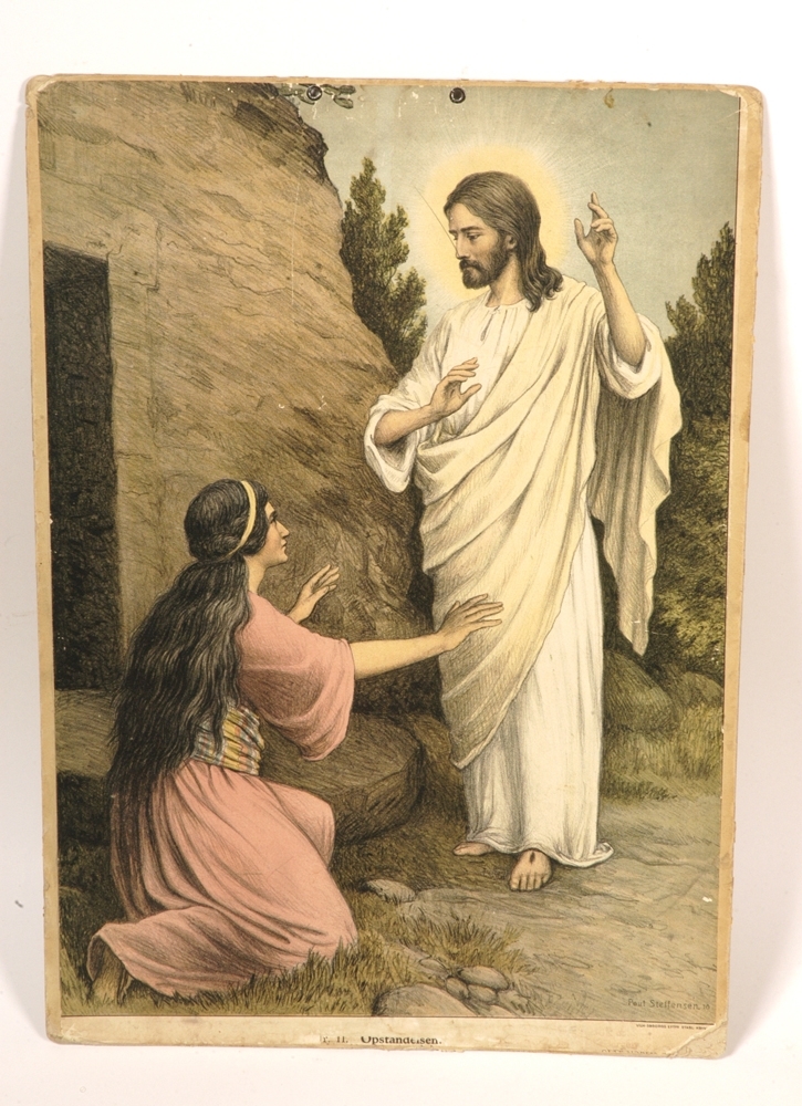 Jesus utenfor graven m/ en tilbedende kvinne på kne foran.