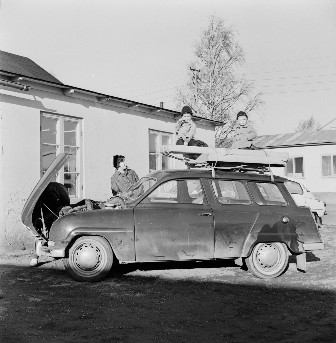 Svensk Bilprovning - "ingen rusning ännu till bilprovningen", Uppsala 1964
