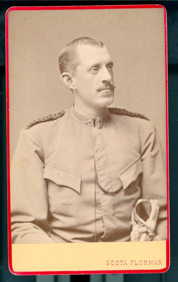 Kabinettsfotografi: G Bergman i uniform.