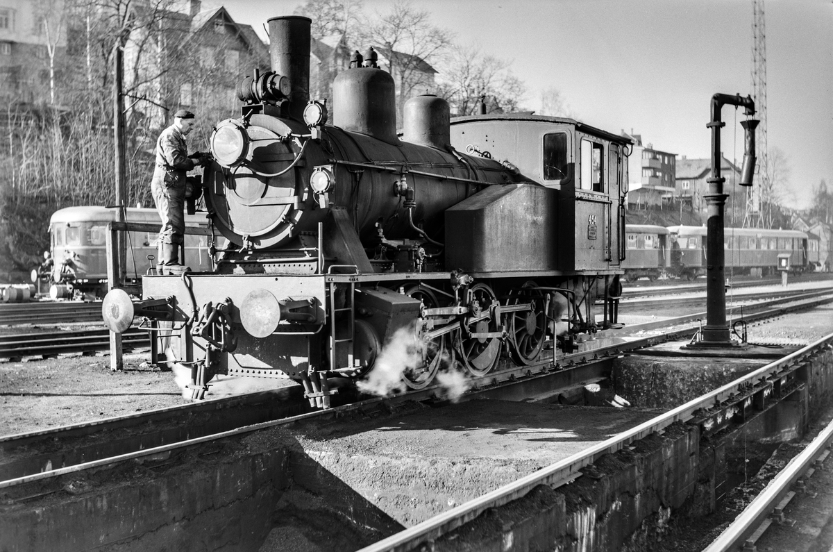Damplokomotiv type 23b nr. 454 i skiftetjeneste på Marienborg.