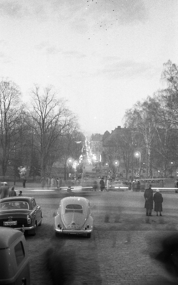Drottninggatan och Slottsbacken sett från Carolina Rediviva, Uppsala 1961