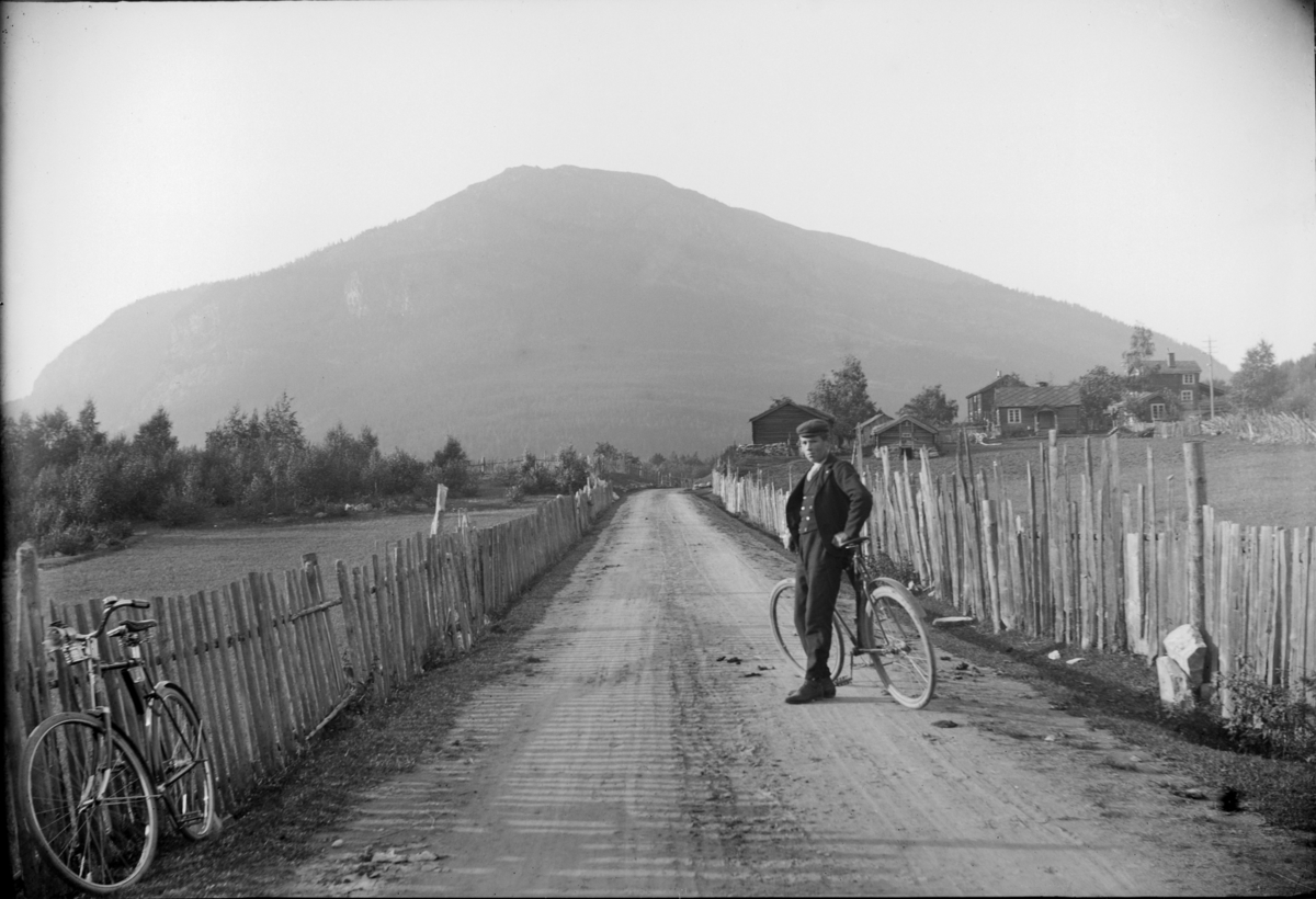 Sykkelen til Simen Bårdseth og Anton J.Berge på Sjoa Nord-Fron 1907-10
