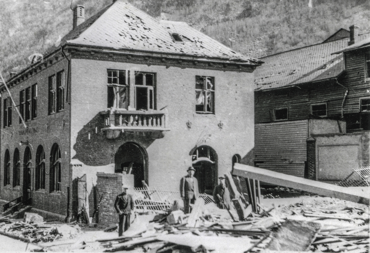 Etter bombinga av Odda sentrum i 1940