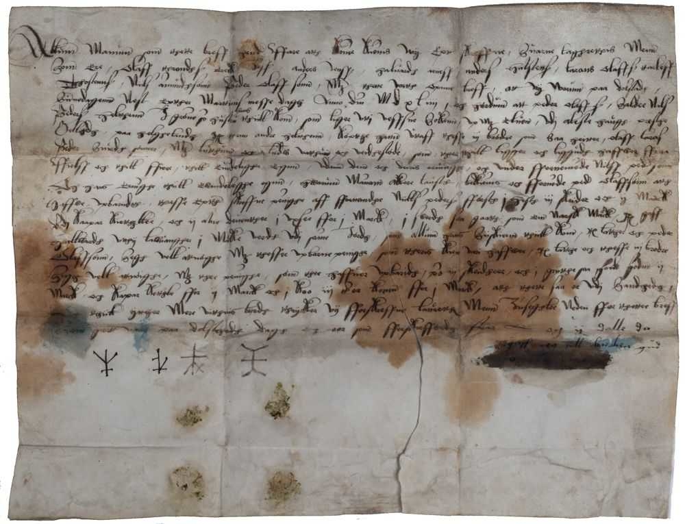 Skinnbrev med teksten skrevet på gammelnorsk