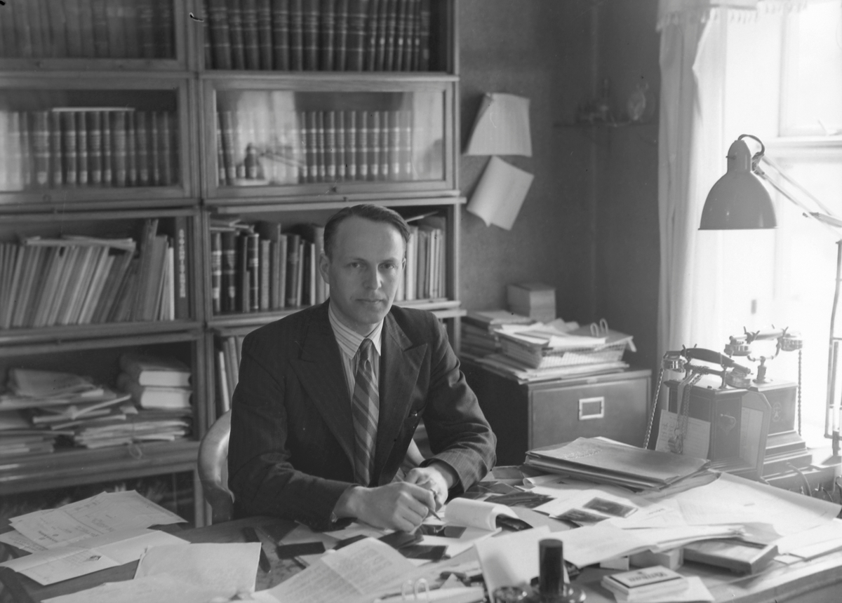 Brannsjef Peter Strømsheim på sitt kontor