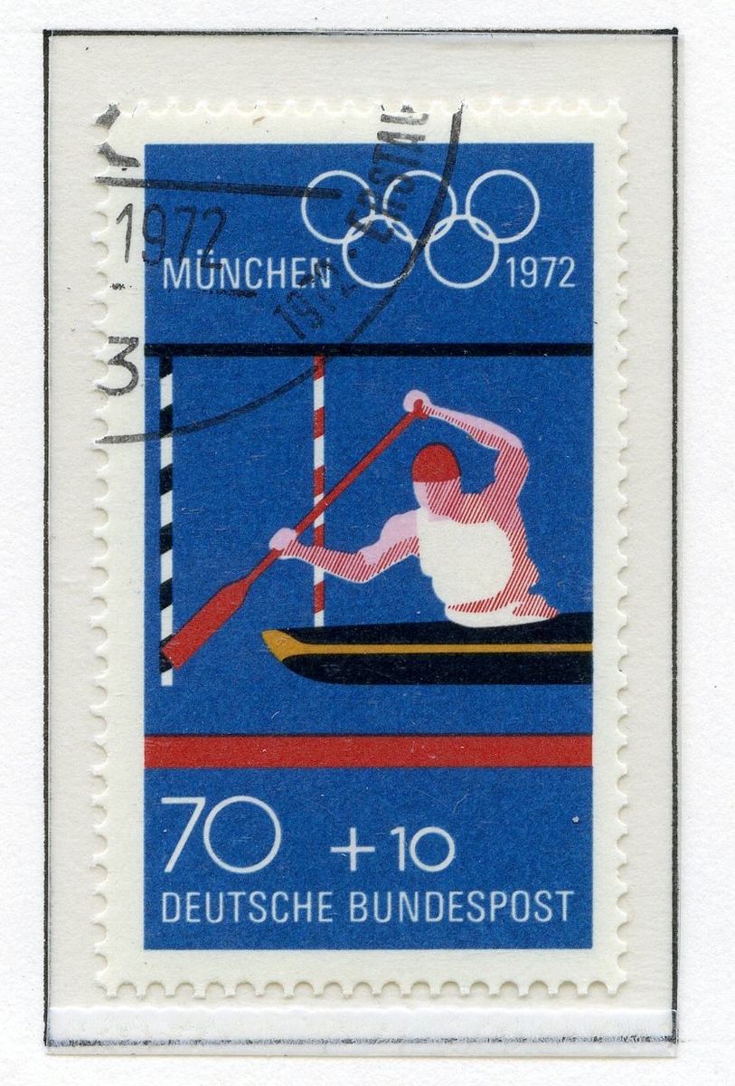 12 frimerker, dvs 3 sett av fire frimerker, monter på A4 side. Motivene viser lengdehopp, basketball, diskos og padling. Alle frimerkene har de olympiske ringer. Den ene blokken med fire frimerker er stemplet i 1973.
