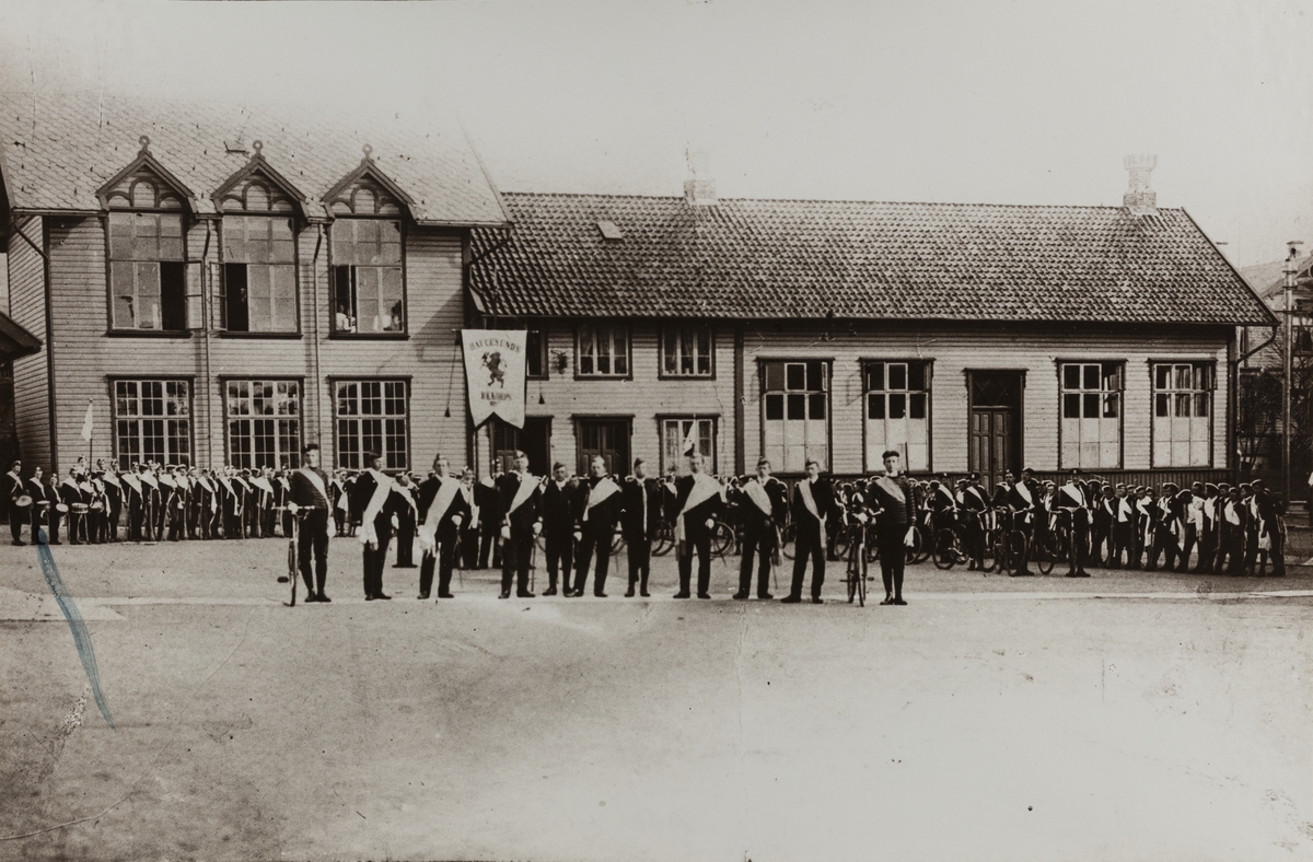 Gruppebilder - Haugesund Buekorps 17/5 1907