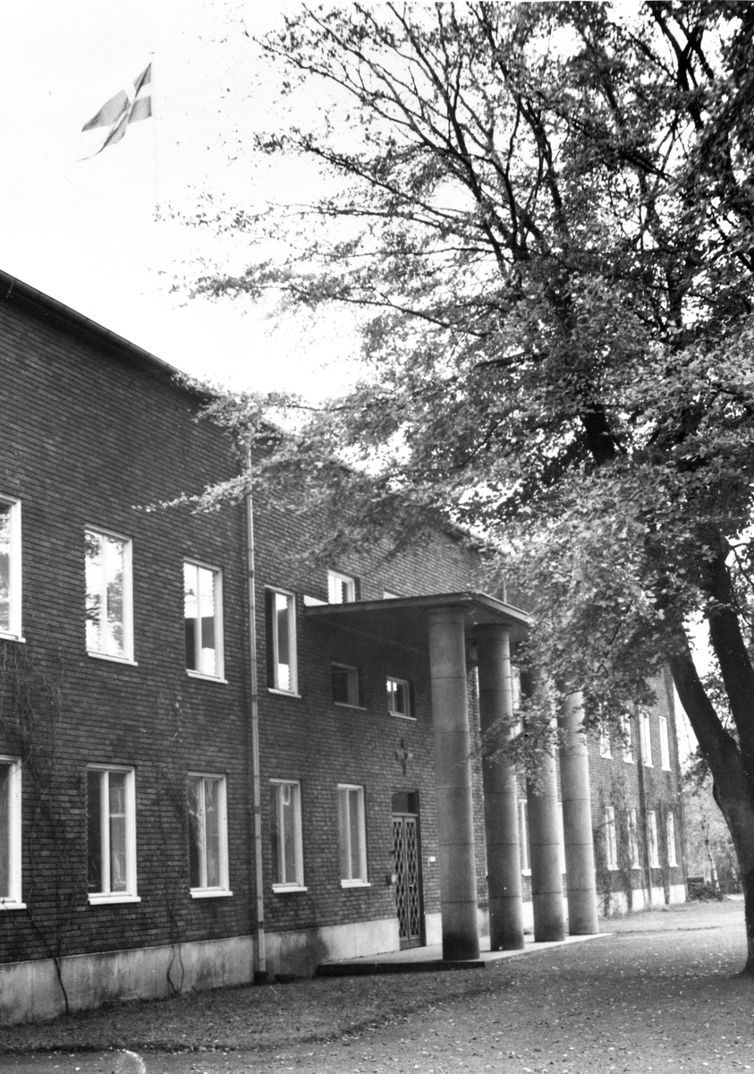 Kungliga Krigsflygskolans kansli . F5 . 1926 började Flyskolan i Ljungbyhed .