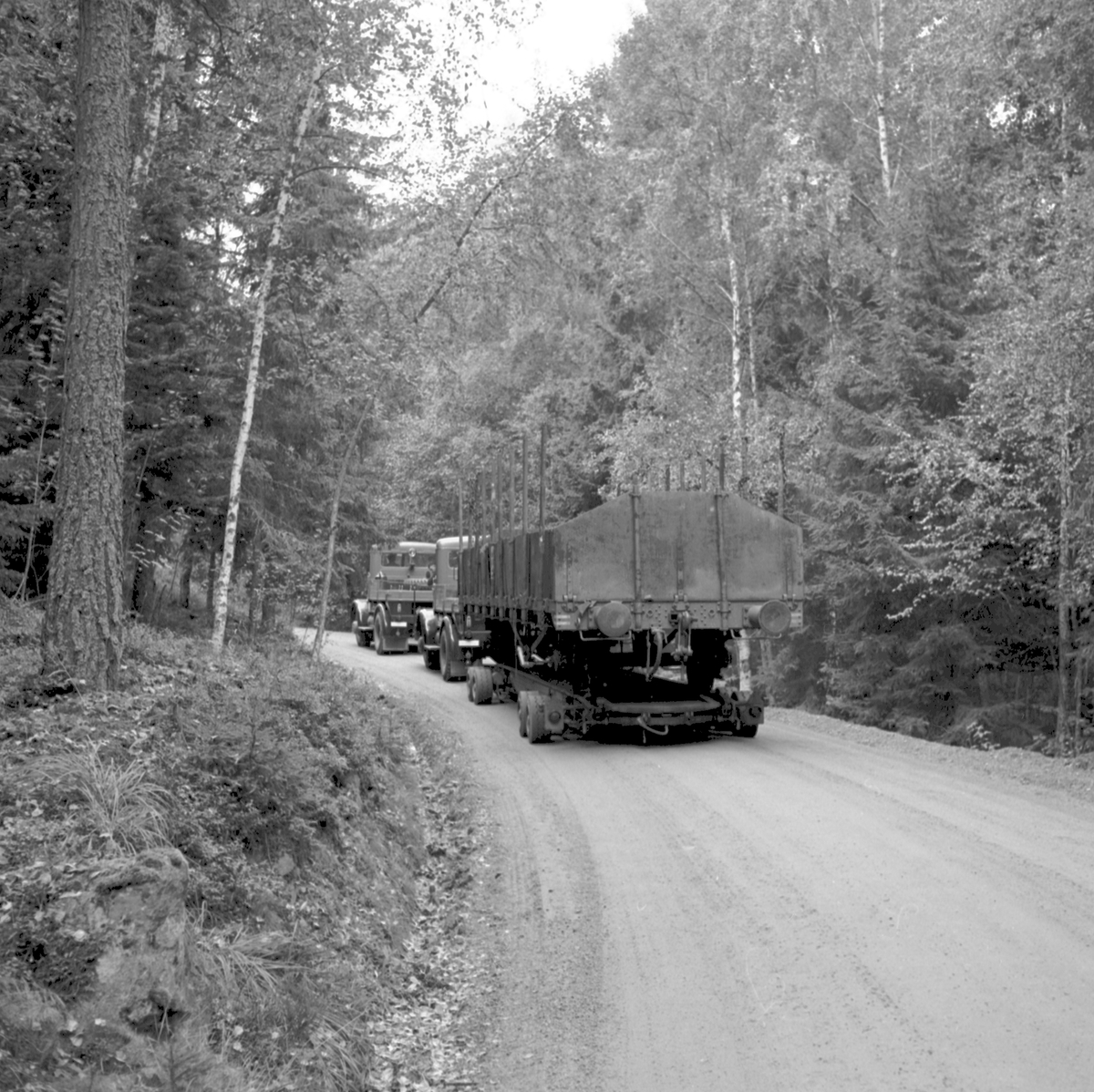 Transport av öppengodsvagn på vagnbjörn från Underås Cementgjuteri