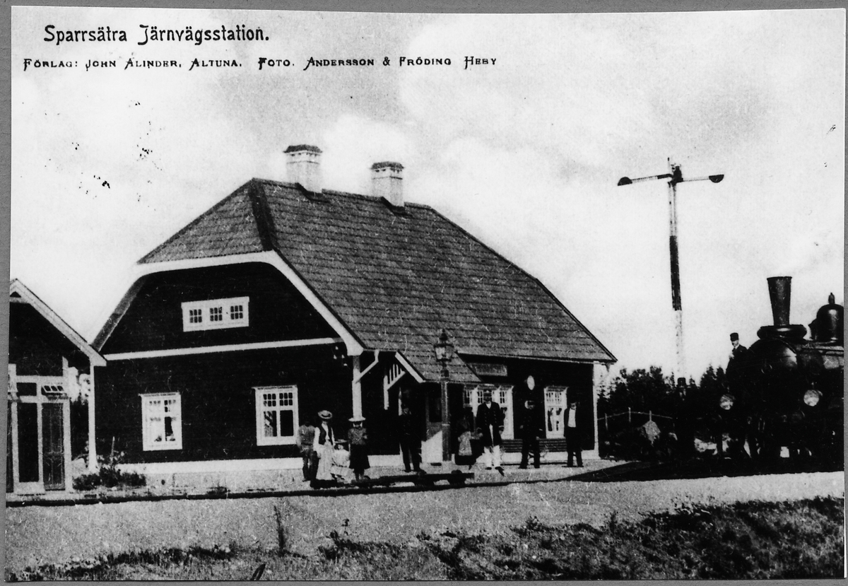 Enköping Heby Runhällens Järnväg, EHRJ lok 2 på Sparrsätra station.